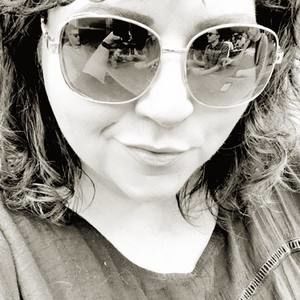 Meet your Posher, Adrea